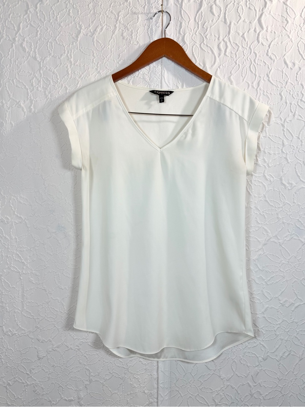 Express White Silky V Neck Lightweight Blouse Top Sz XS - Picture 2 of 14